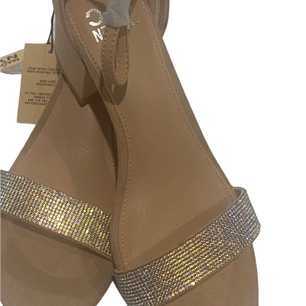 Madden Women’s Blush 2”Block heel Comfort Foam Insole Buckle Sandal NIB Size 8.5